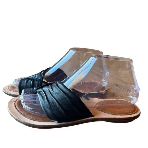 Gentle Souls by Kenneth Cole Shoes - Gentle Souls Size 7 Black Soft Napa Leather Toe Ring Comfort Thongs Flip Flop